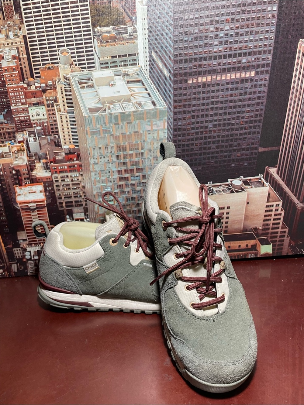 Oboz Emma Low Womens Hiking Boots Sz 10 Nimbus Gray Suede Lace Up Sneakers